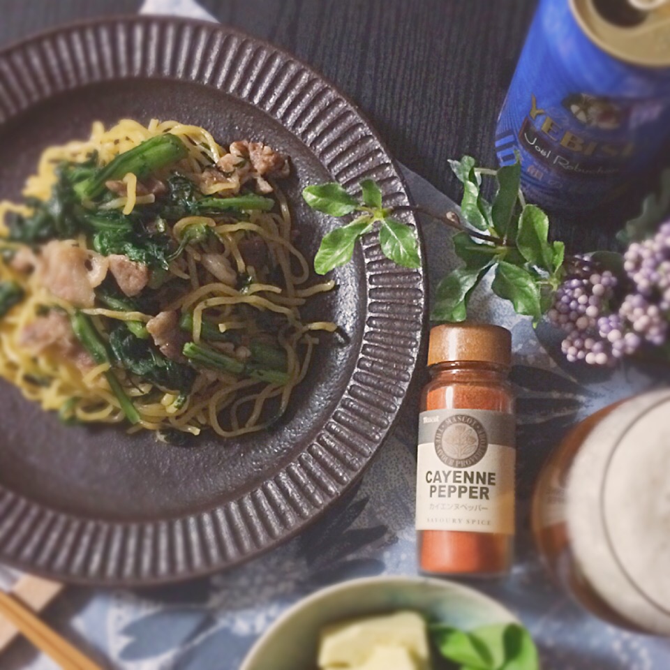 春菊焼きそば&アボカドの山葵麺つゆ