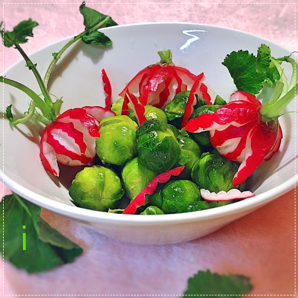 芽キャベツのカレーマリネ&ラディッシュ 【Curry marinated Brussels sprouts served w/ radish】