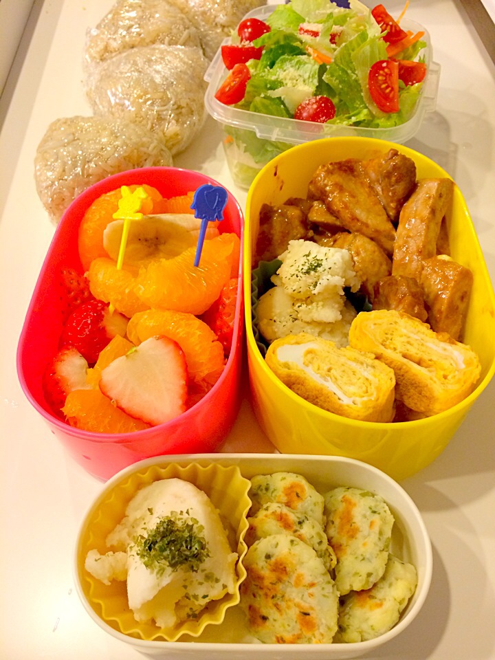 4月10日のお弁当?今年最後のお花見〜???休みの日のお弁当って何作ればいいかわからなくてわたわたした、、、笑