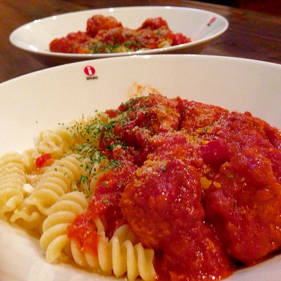 肉団子のトマトソースパスタ