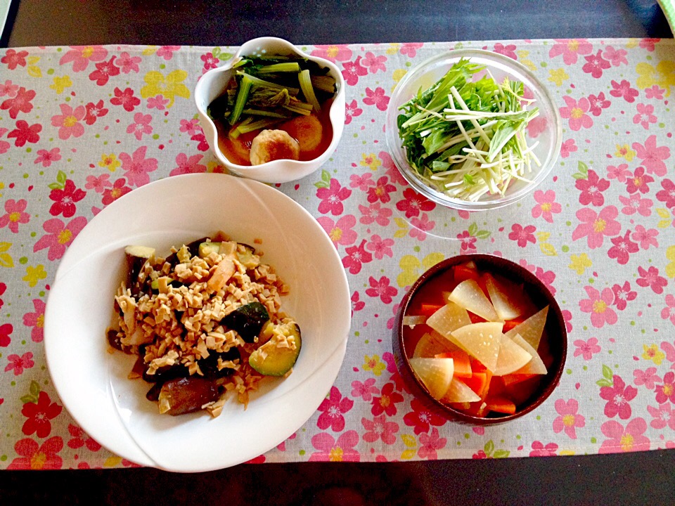 ベジ料理♡茄子とズッキーニのそぼろ高野豆腐味噌炒め