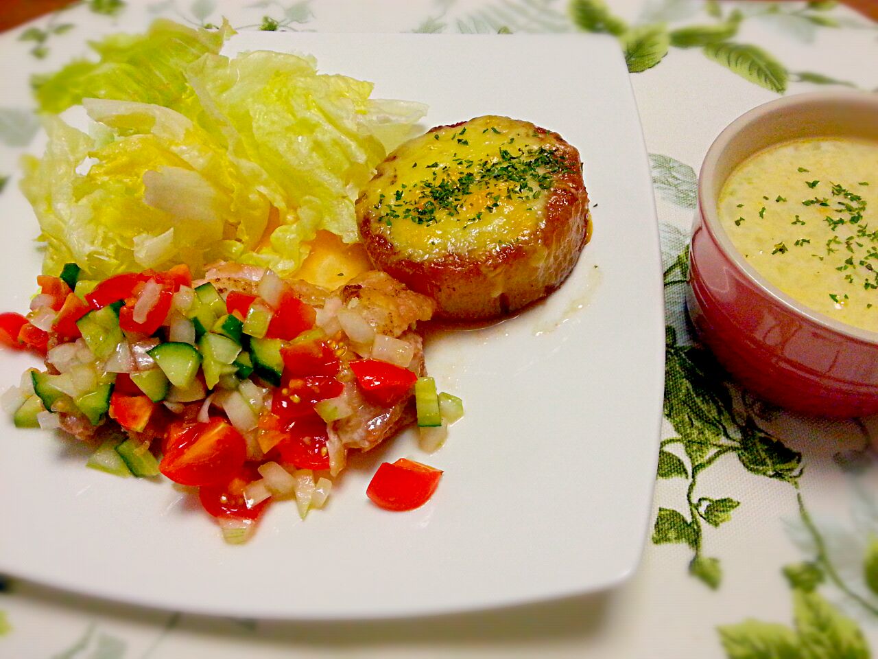 ☆チキンソテー <野菜ソース>
☆大根ステーキ
☆コーンスープ