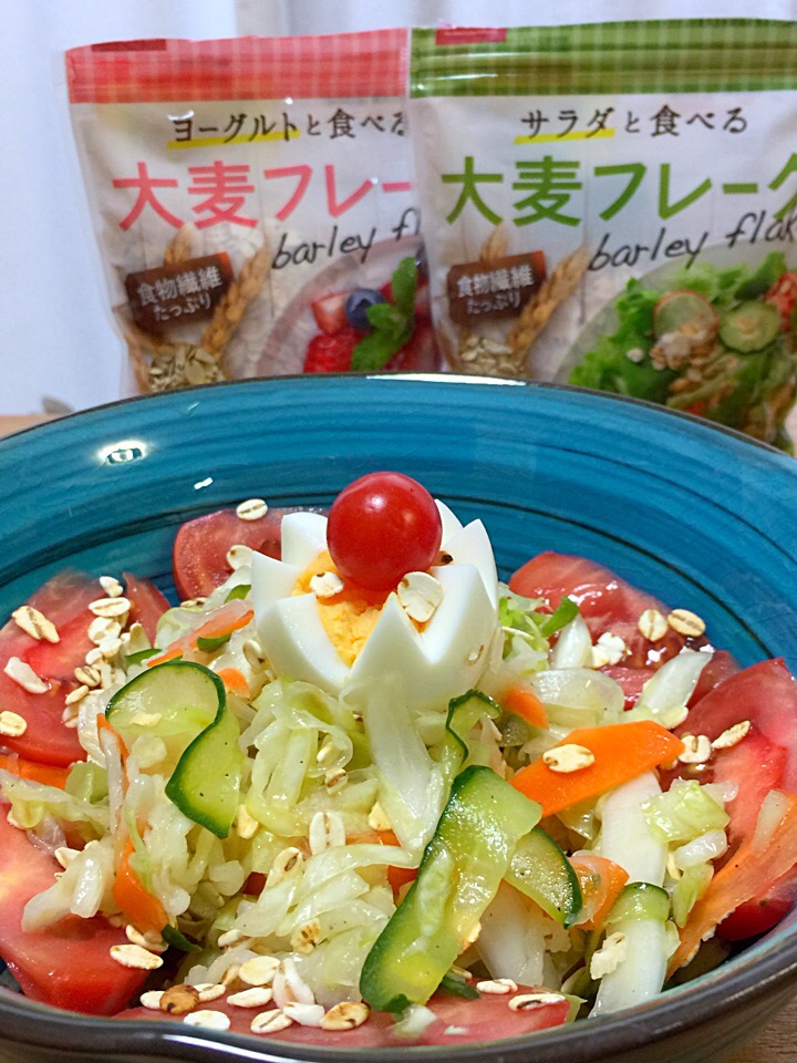 野菜を次々頂いてもう冷蔵庫に入りませーん！ なので一気にカサが減らせる【コールスロー】with大麦フレーク♡