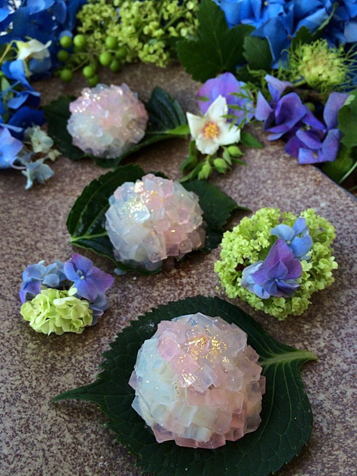 Hydrangea*
agar & white bean paste.