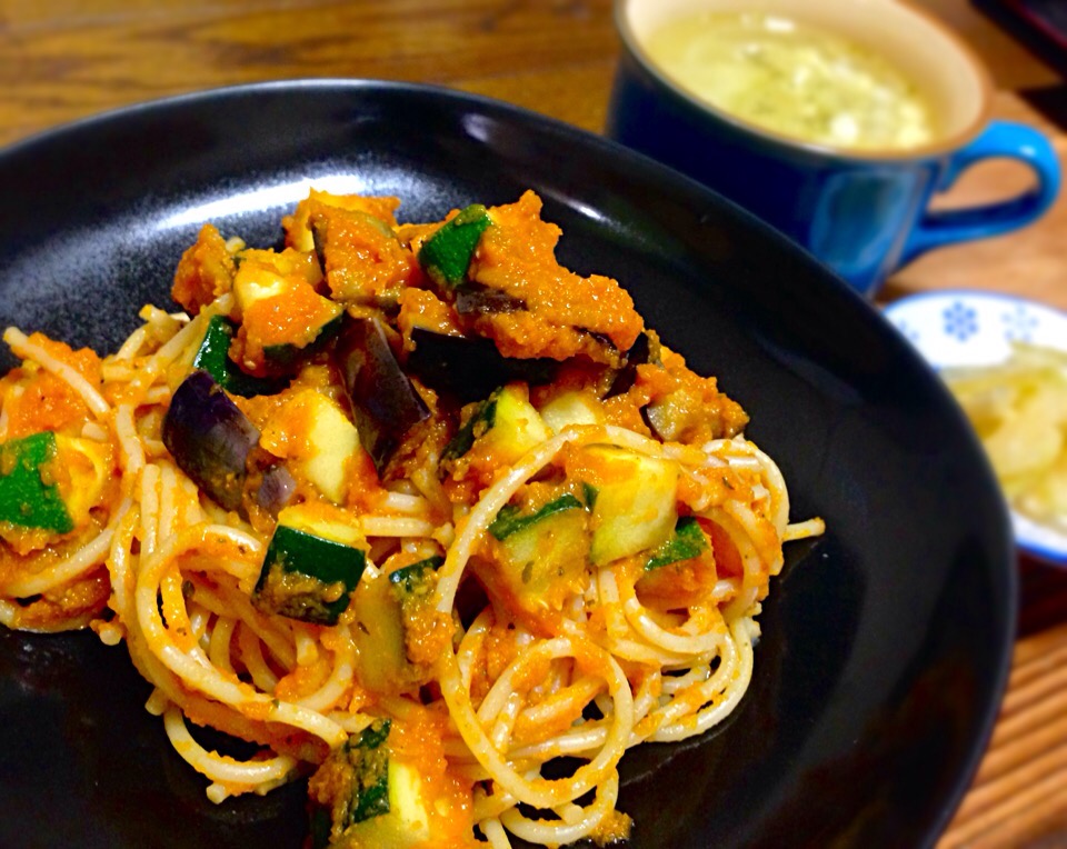 晩ごはん  茄子とズッキーニの自家製野菜ソーススパゲティ