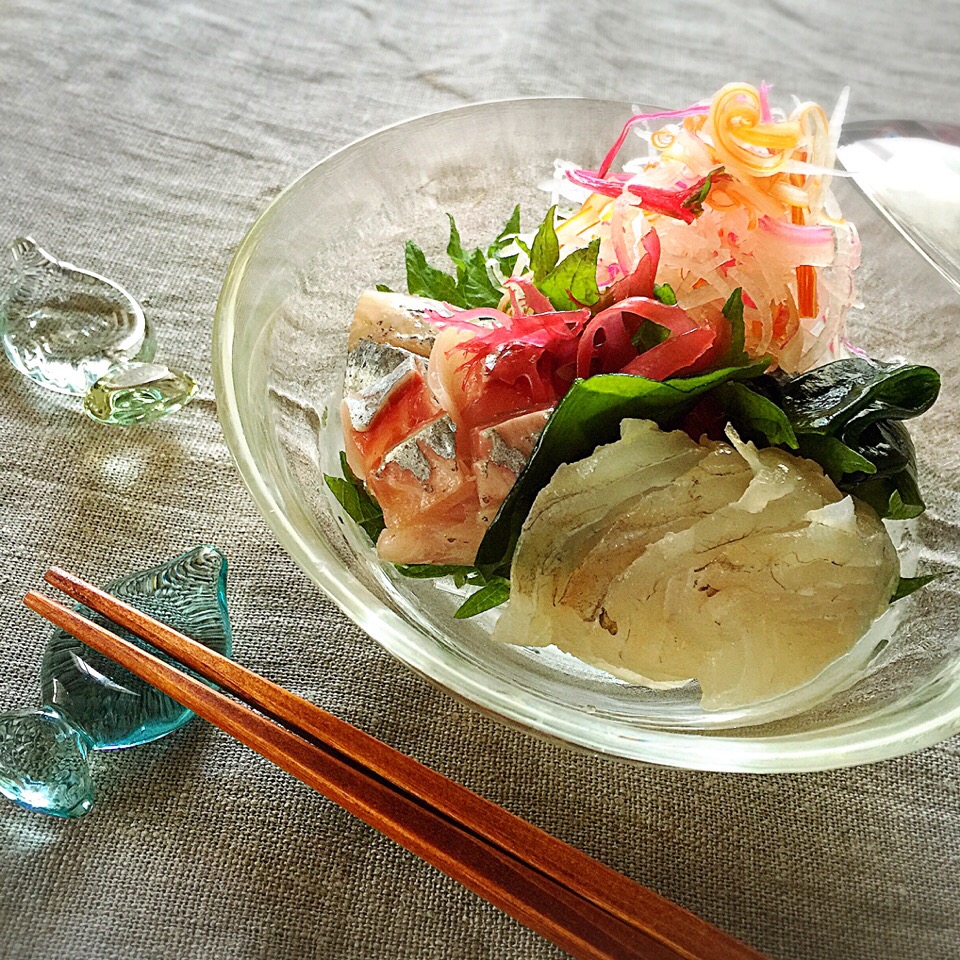 夏の刺身＿松川鰈、鯵(スイスチャードのツマ添えて)