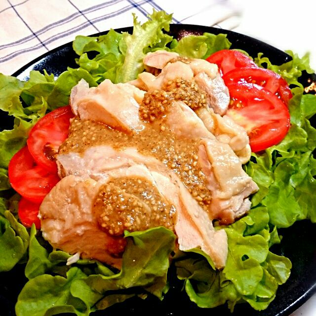 Miki (^_−)−☆さんの茹で鶏のサラダと中華スープ えきしおで時短なのにツルルン?
