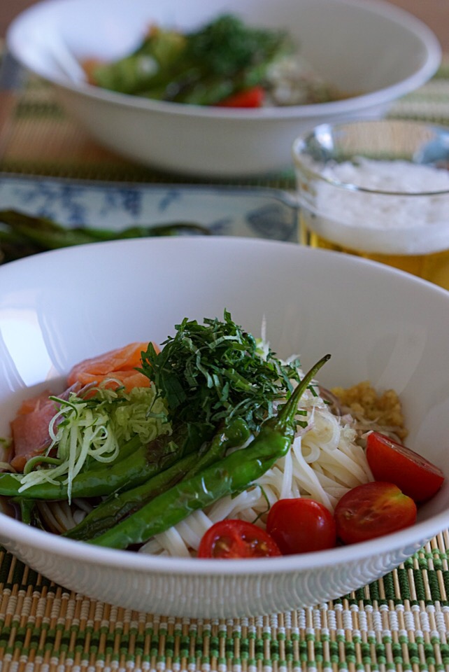 サーモンと夏野菜のぶっかけうど〜ん