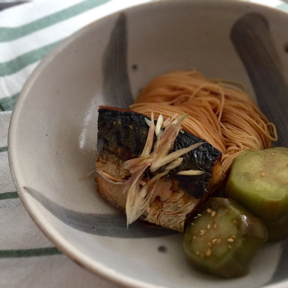 焼き鯖そうめんと白なすの煮浸し Yaki-saba somen noodle and marinade eggplant