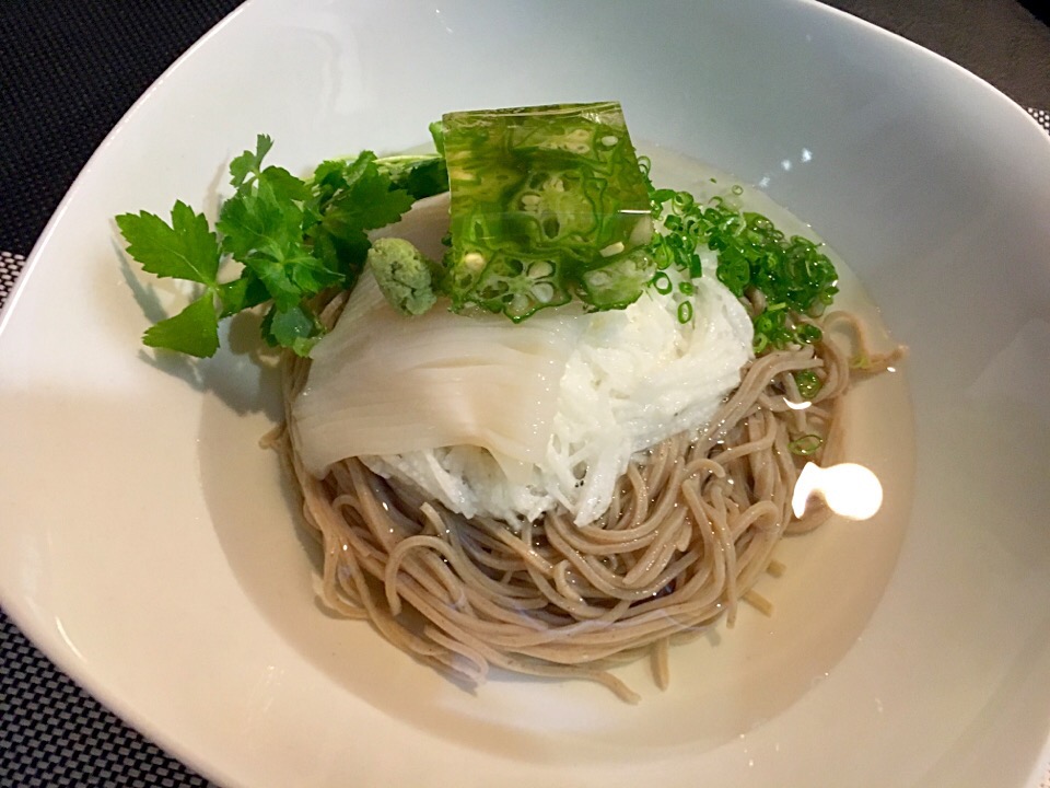 烏賊と山芋の冷やしそば  おくらゼリー寄せ