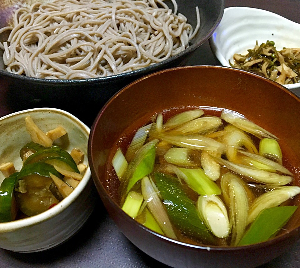 晩ごはん  ミョウガと自家製辣油のつけ汁そば