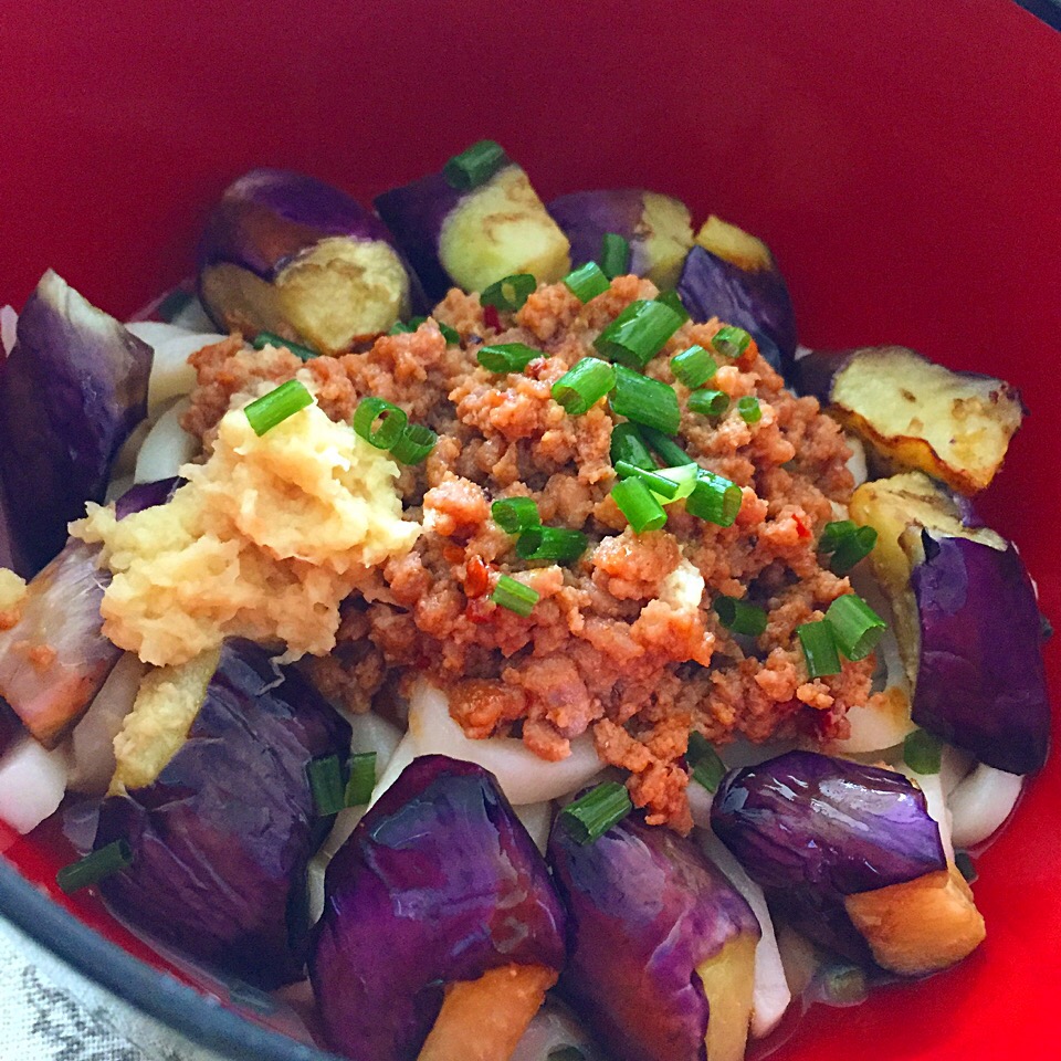 茄子とピリ辛挽肉のぶっかけうどん