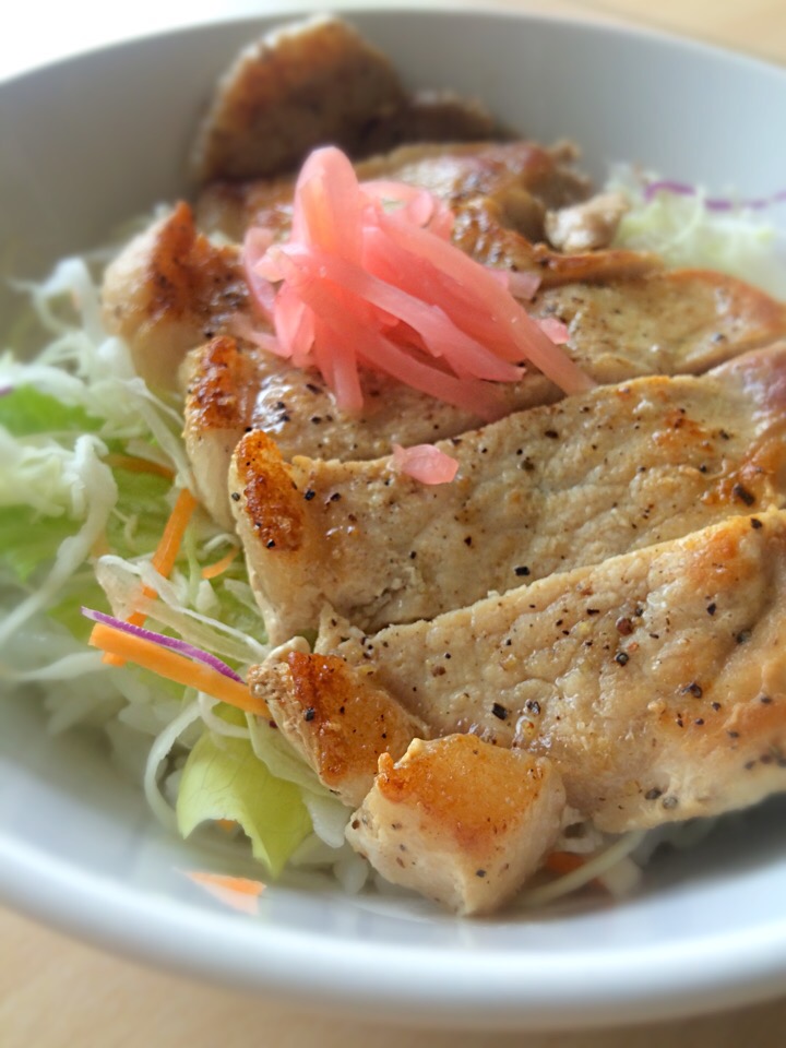 夏バテにポークソテー丼