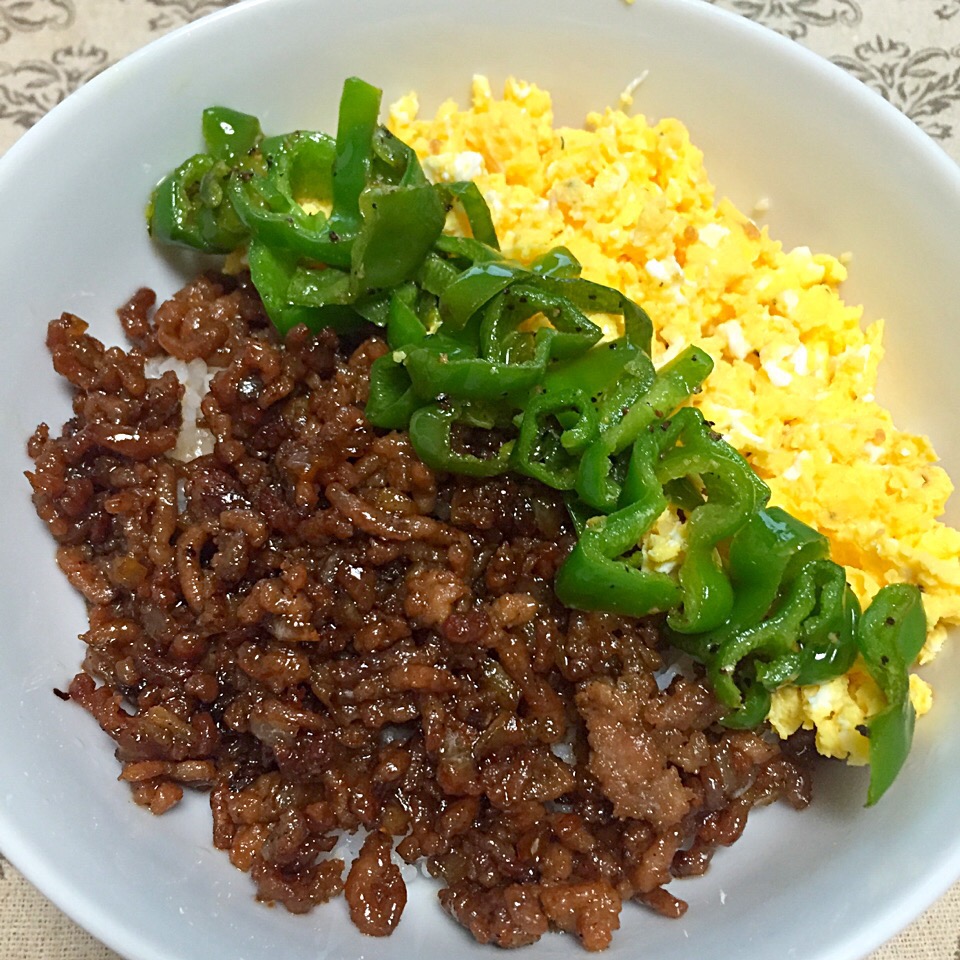 三色丼