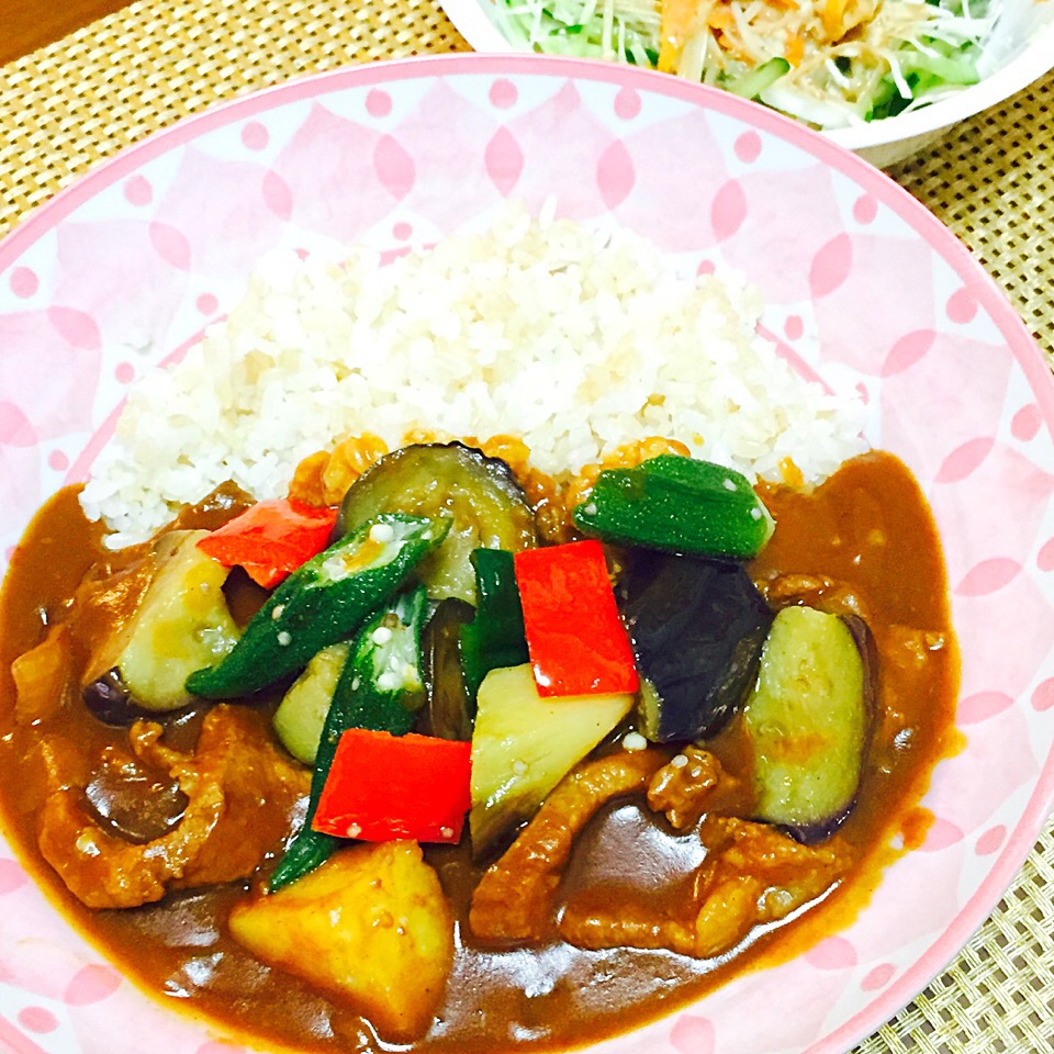 夏野菜牛すじカレー