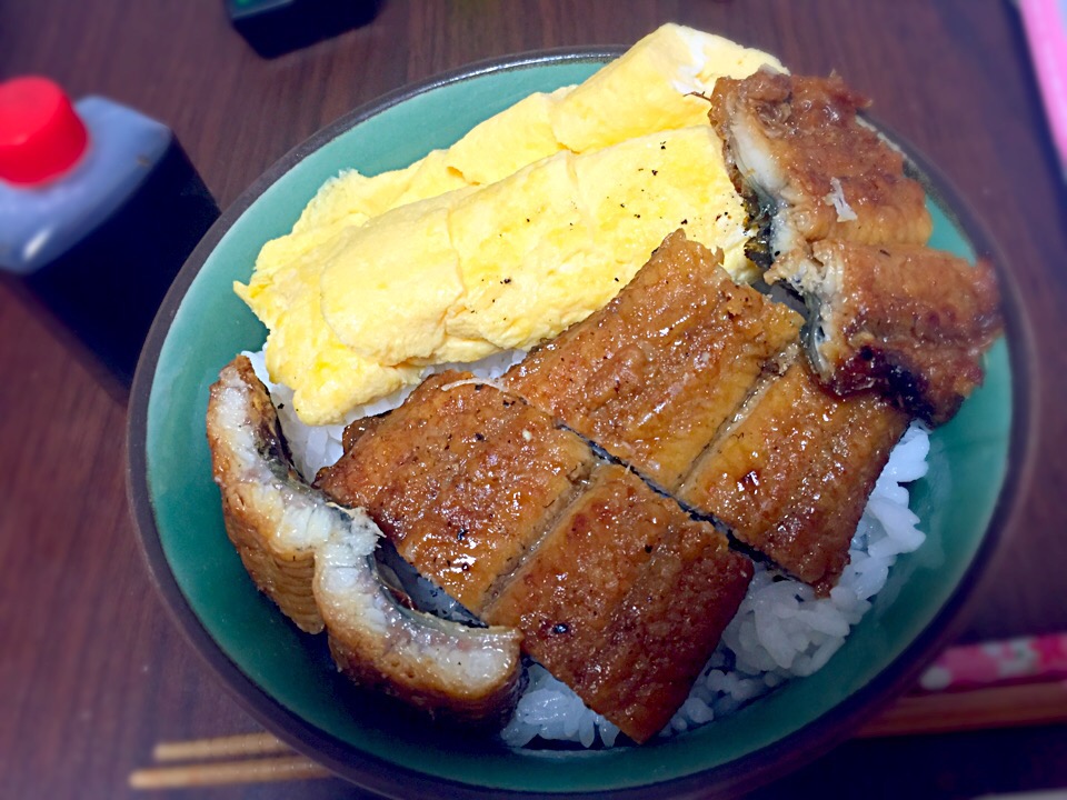 かねよのきんし丼風うな丼