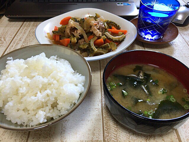 今日の男飯(⌒-⌒; )お昼バージョン♫煮物の再利用♫