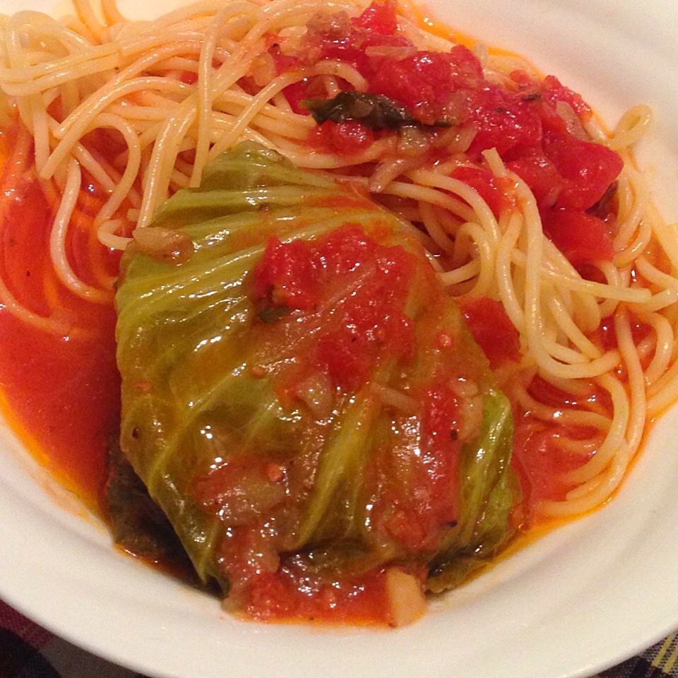 今日の晩御飯(๑´ڡ`๑)
ロールキャベツ＆トマトソースパスタ