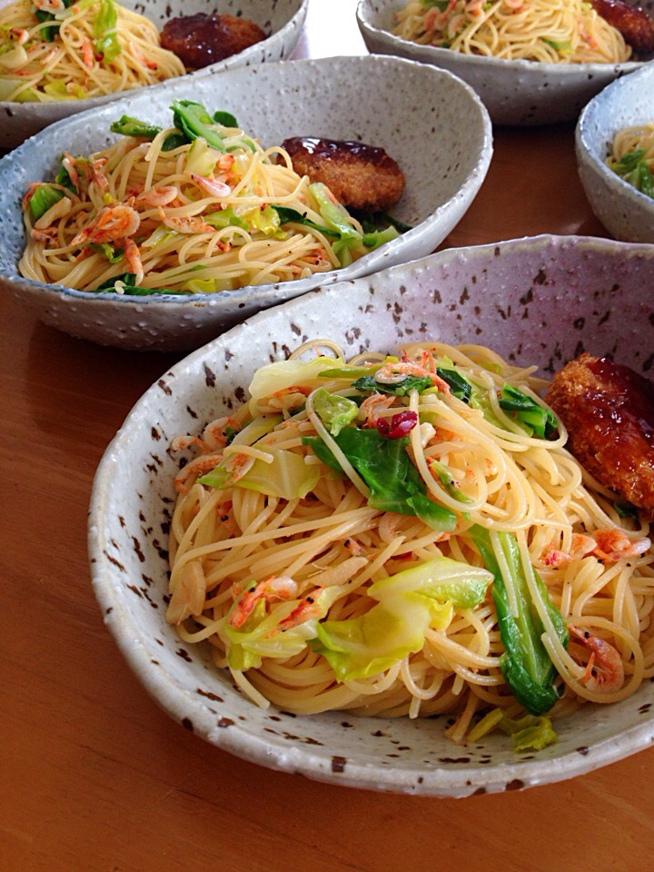 ４月１日
今日のお昼はパスタ屋さん?
桜エビと春キャベツでペペロンチーノ