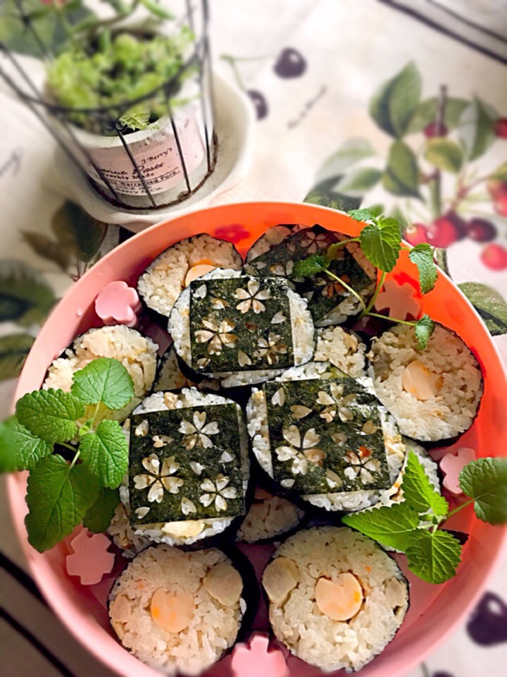 鶏肉の炊き込みご飯でお花見?海苔巻き