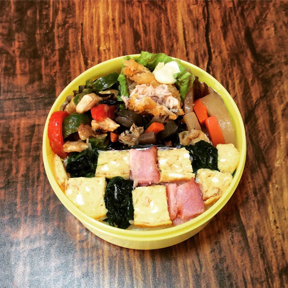 カラフルモザイク丼でお花見弁当?