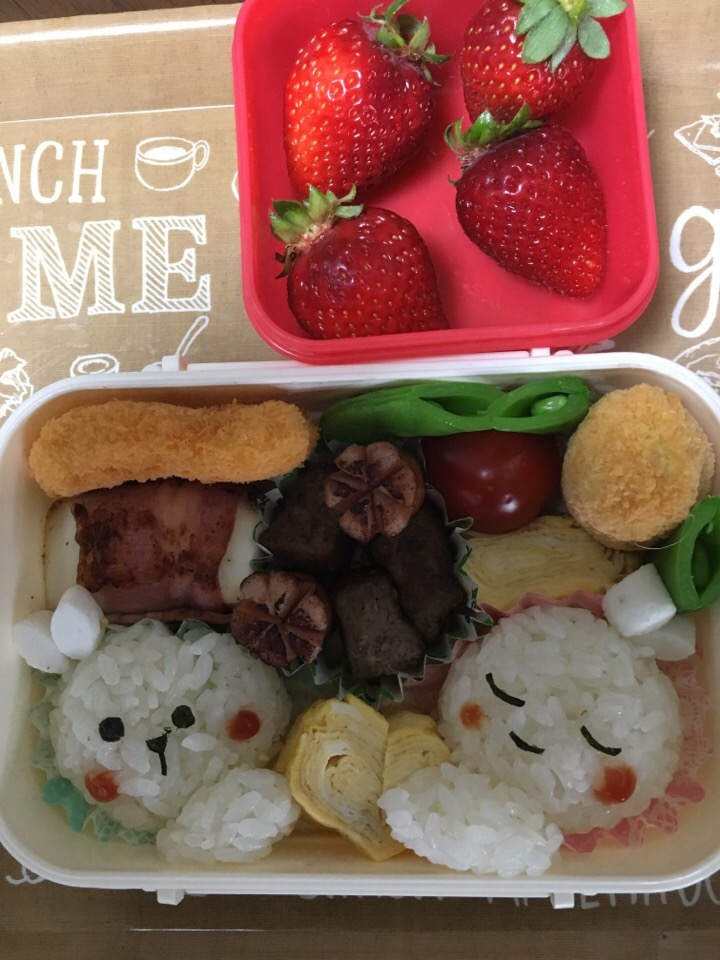 ウサギさんカップルおにぎり 春休み 学童弁当 うさぎ キャラ弁 お花見弁当グランプリ17 ヤマサ醤油株式会社