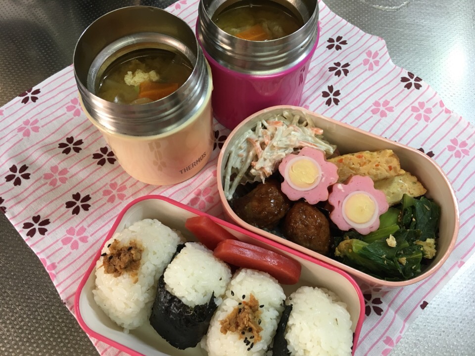 急に決まった お花見弁当 w