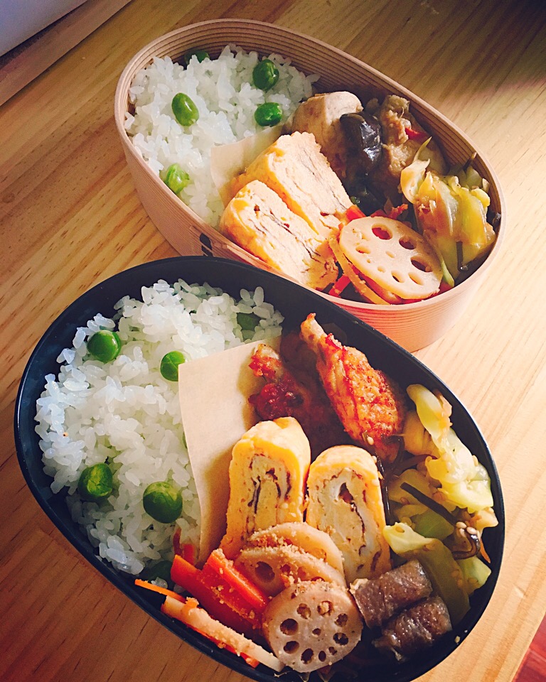 今日のおべんとう♡

#お花見#お弁当 #甘酒卵焼き#凍りこんにゃく炒め#手羽中唐揚げ#なすと鶏肉の中華炒め#れんこんのきんぴら #まめごはん