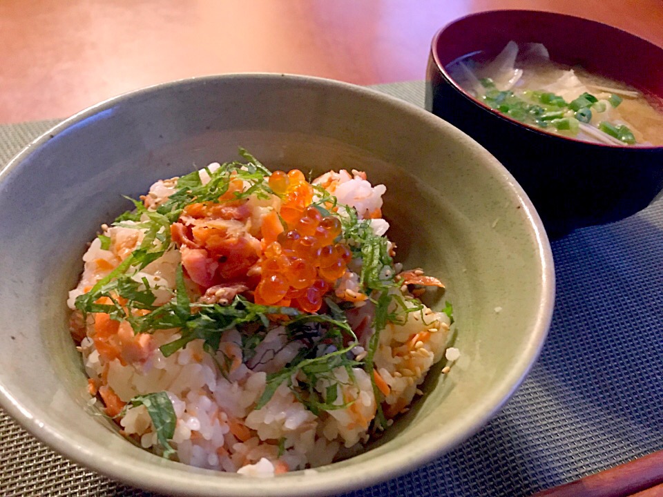 Salmon&perilla herb mix rice??紫蘇香る塩焼鮭混ぜ込みご飯