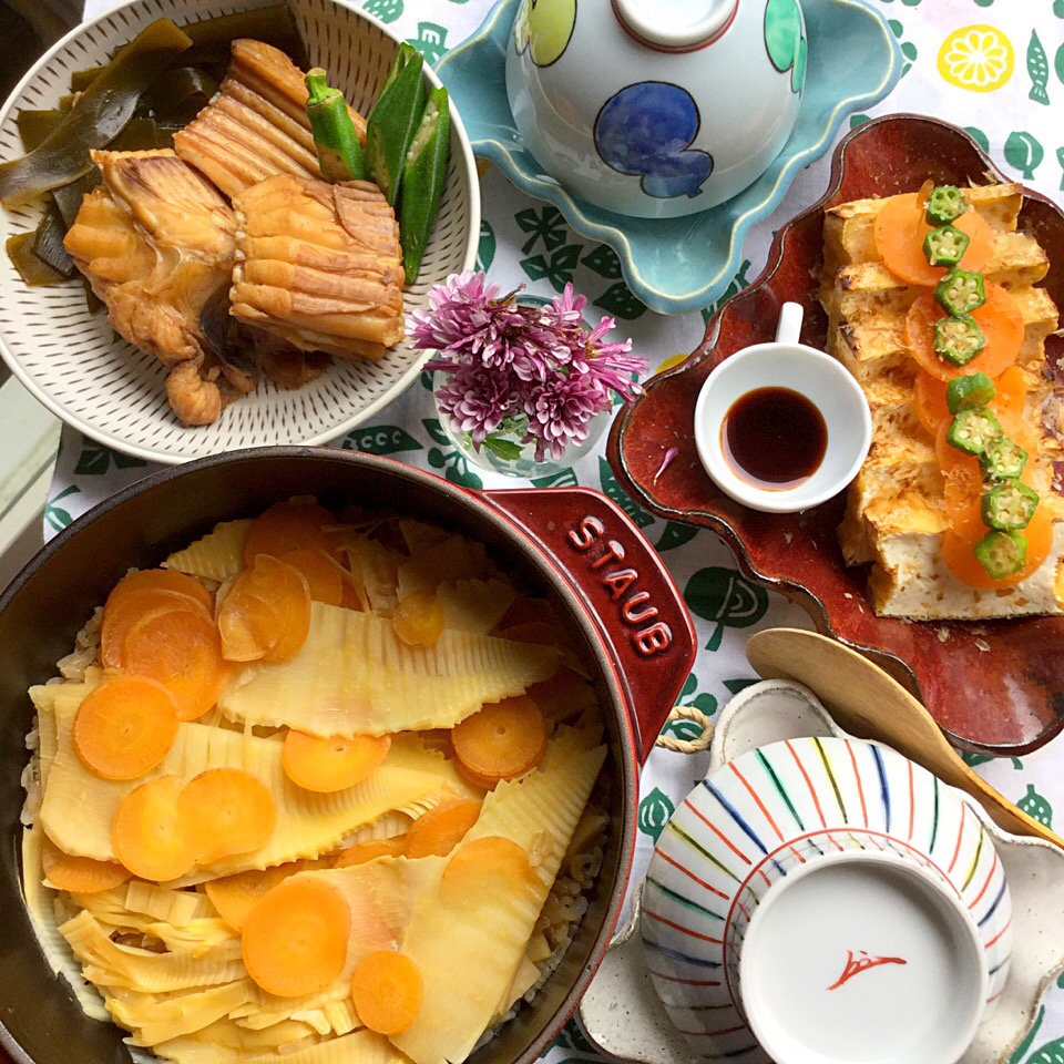 筍御飯、厚揚げ焼き
今年は、筍が裏作で不作のようです
貴重な、筍で御飯炊きました
カスベの煮付けも、昆布と煮ましたよ