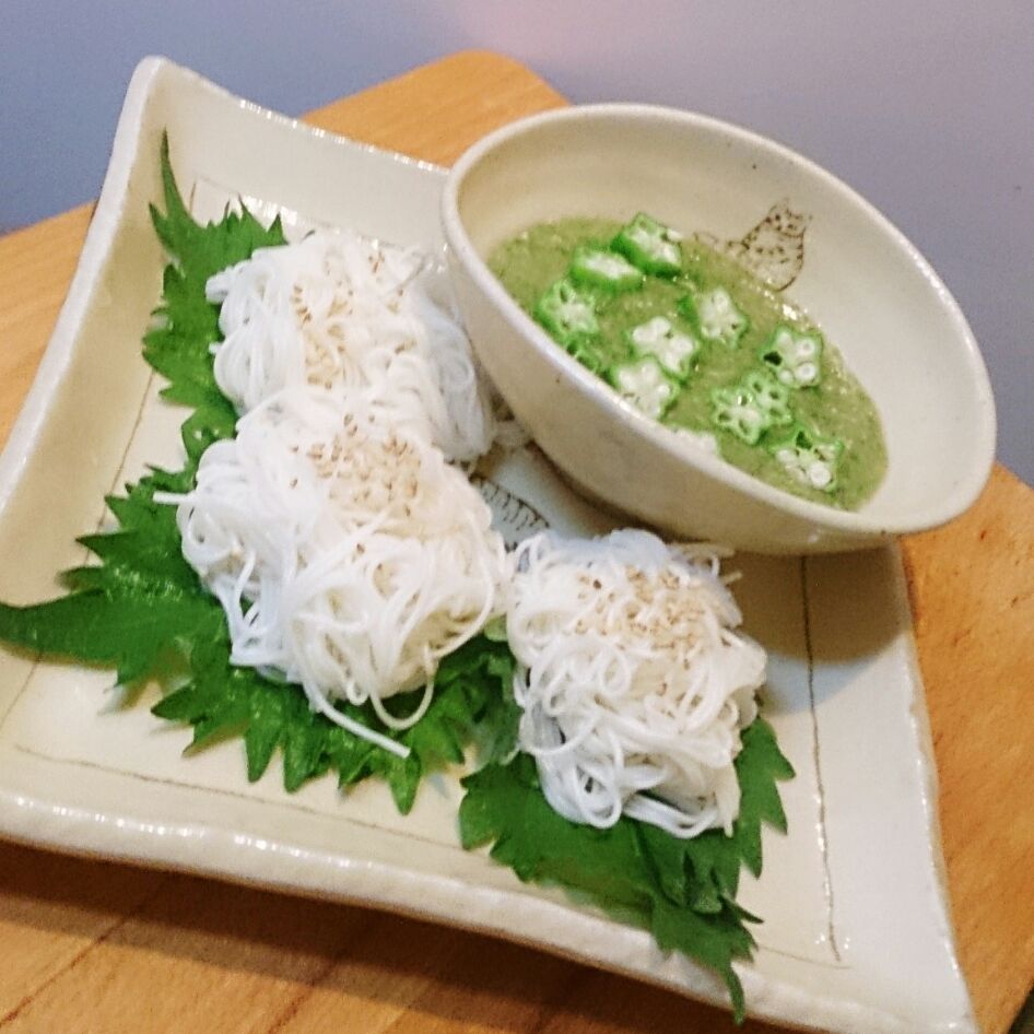 昆布つゆオクラおろしde胡麻油香るネバネバ素麺