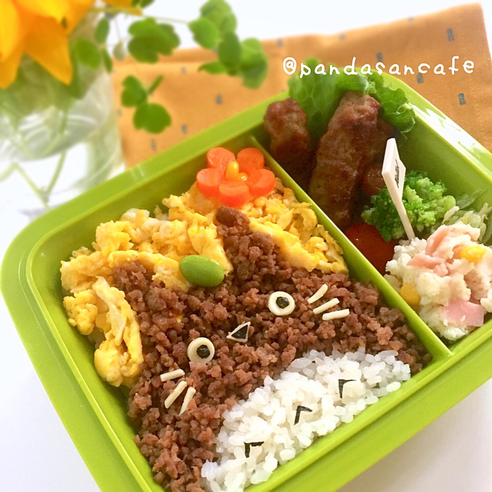 JK娘のお弁当★トトロそぼろ弁当#トトロ #そぼろごはん弁当