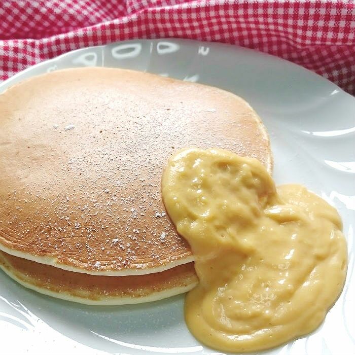 ホットケーキのカスタードクリーム添え