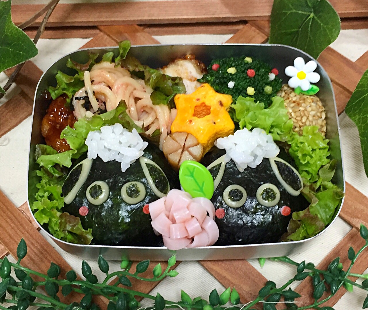 ひつじのショーン風おむすび弁当