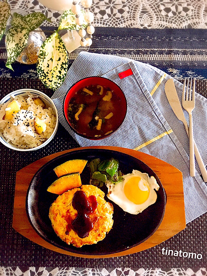 豆腐だけハンバーグ定食！