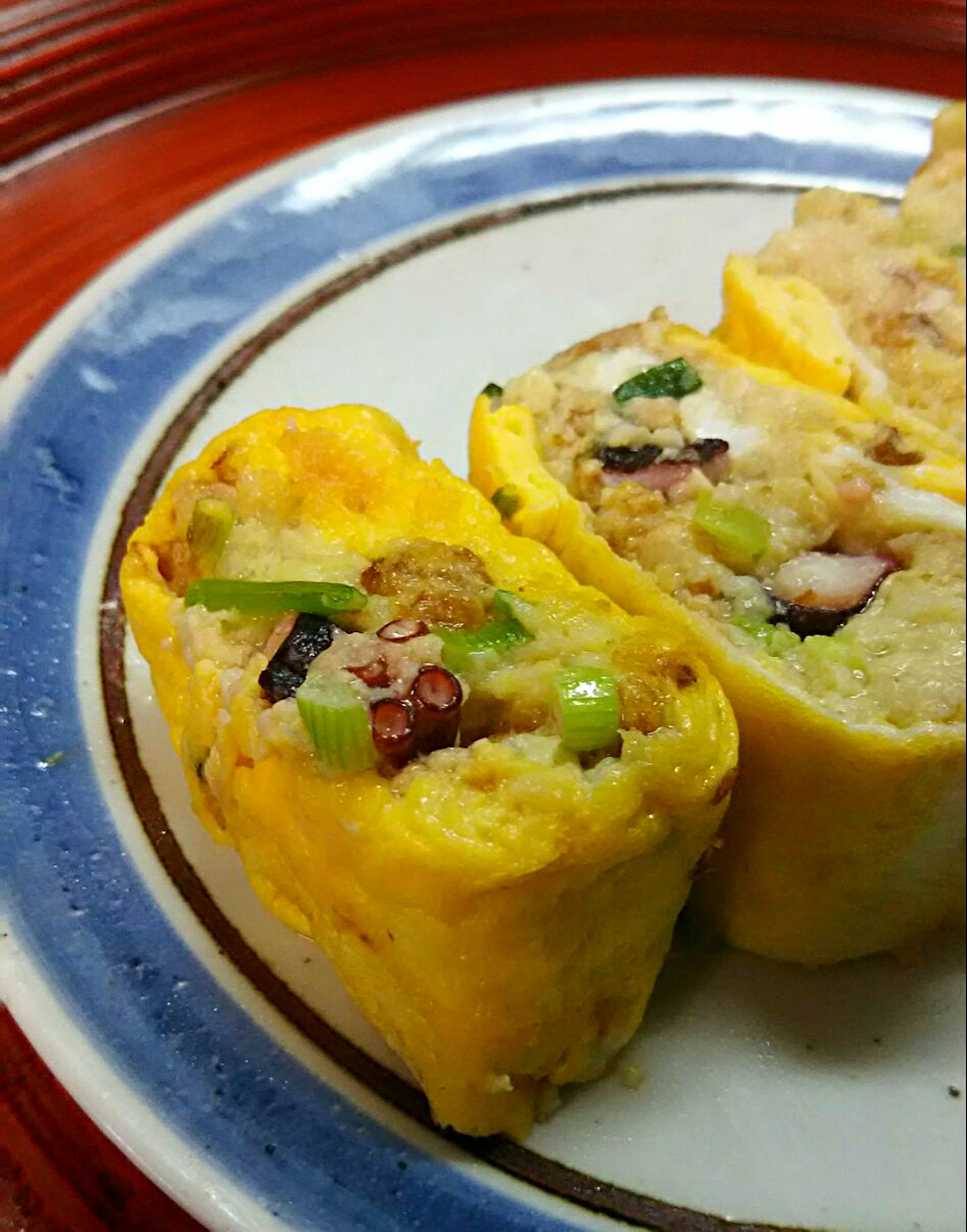 タコと葱入りの長芋焼きの卵巻き