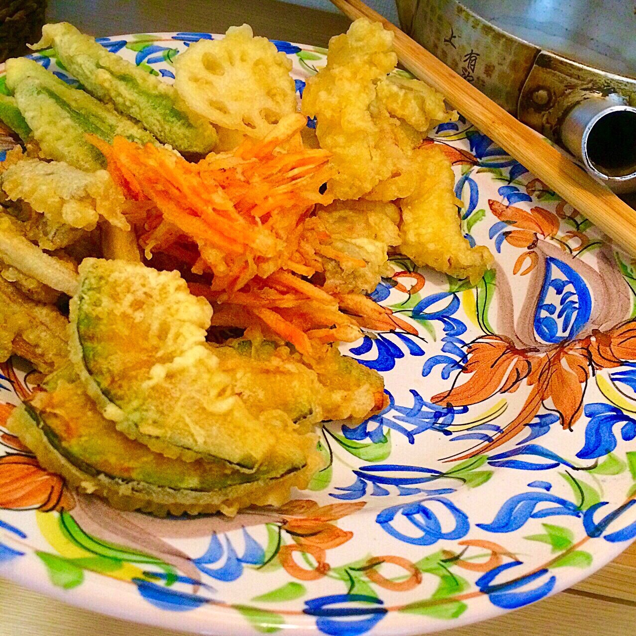 精進揚げ、スペインのお皿に盛り付け／Vegetable Tempura?