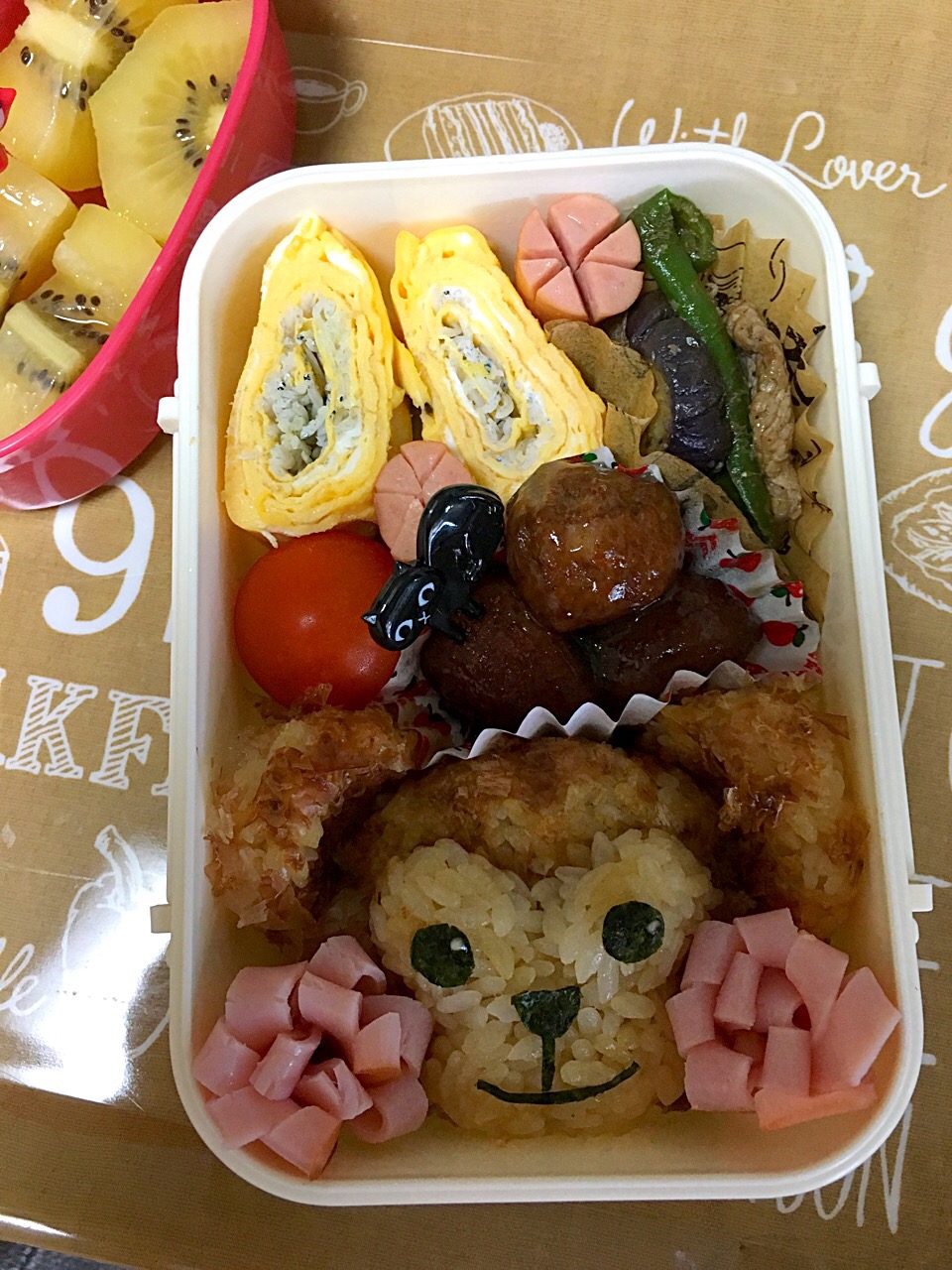 夏休み2017 学童弁当
#お弁当#夏休み#学童#キャラ弁#ダッフィ