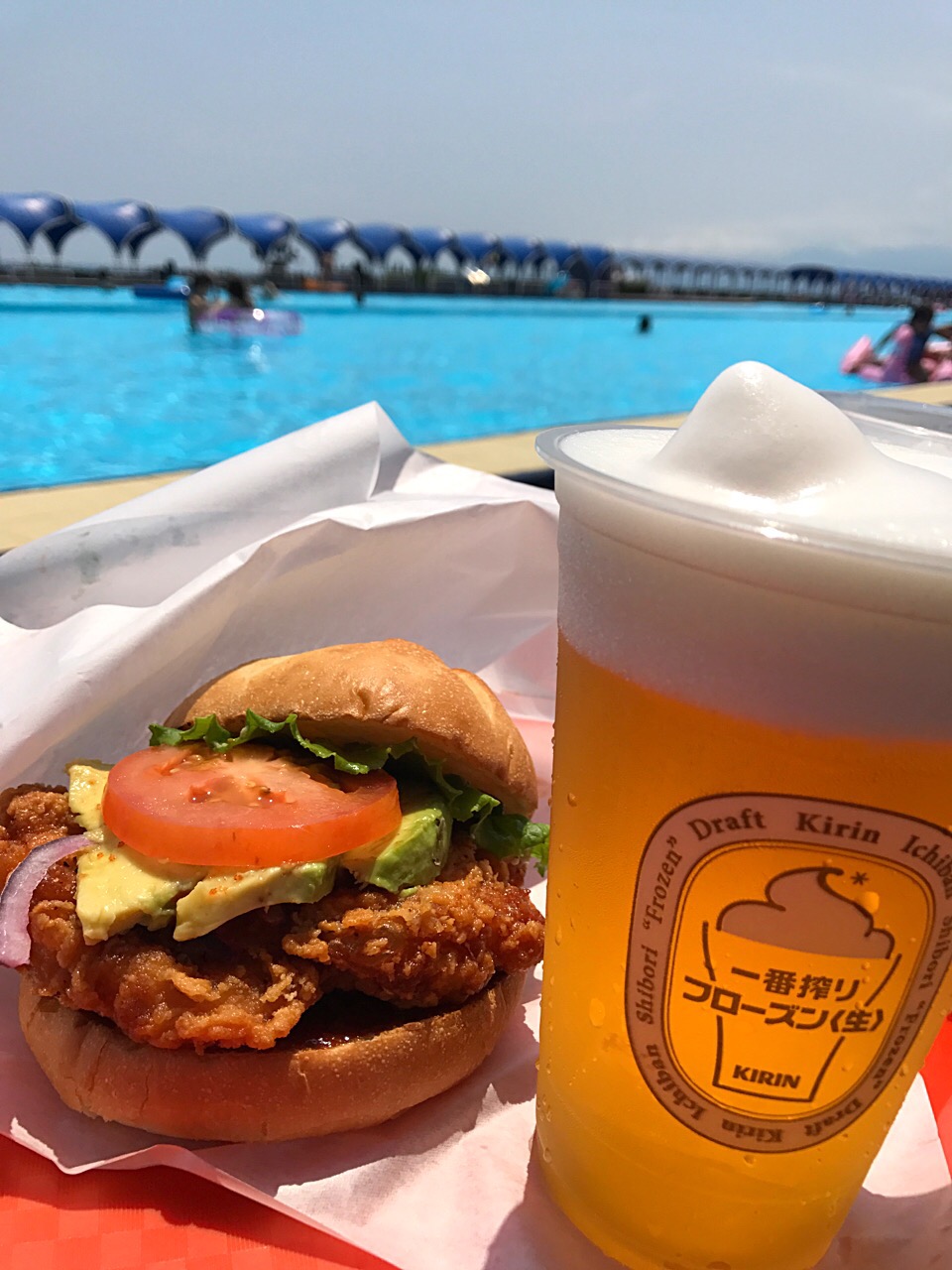 ピリ辛チキンバーガー♡とビール@大磯ロングビーチ?