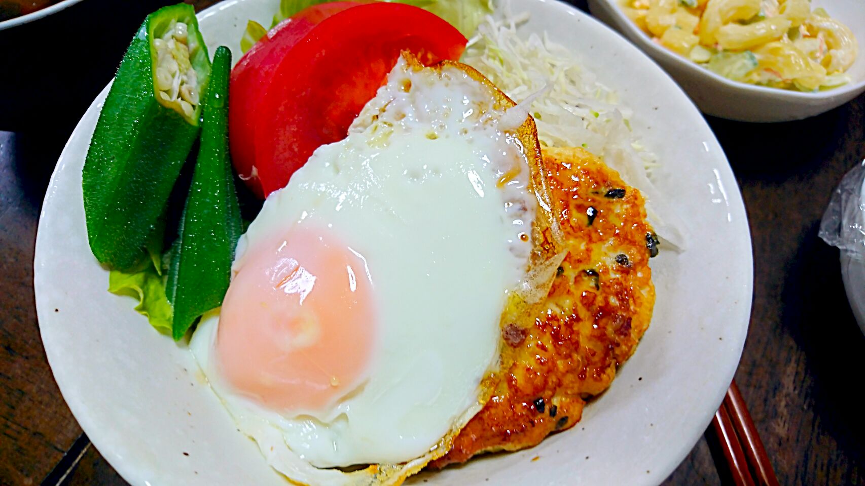 豆腐ハンバーグでロコモコ丼?