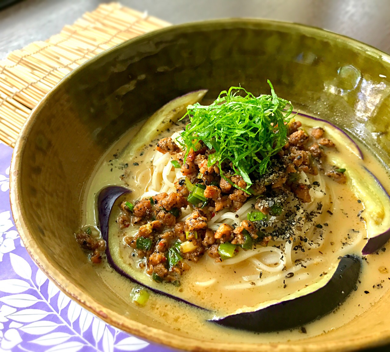 昼ごはん 豆乳で坦々風素麺