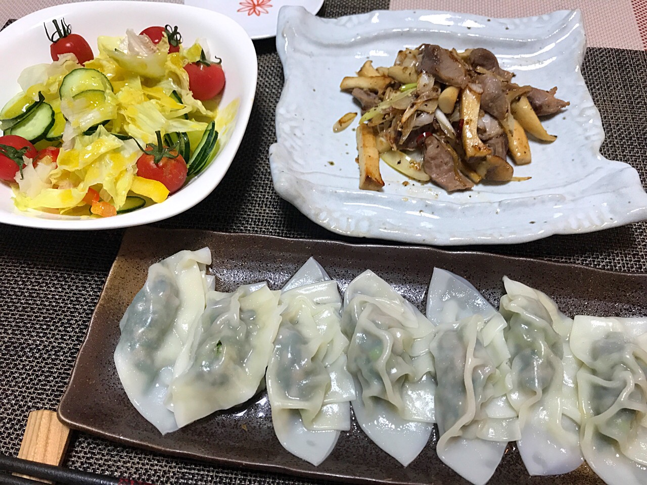 春菊水餃子と砂肝炒♪