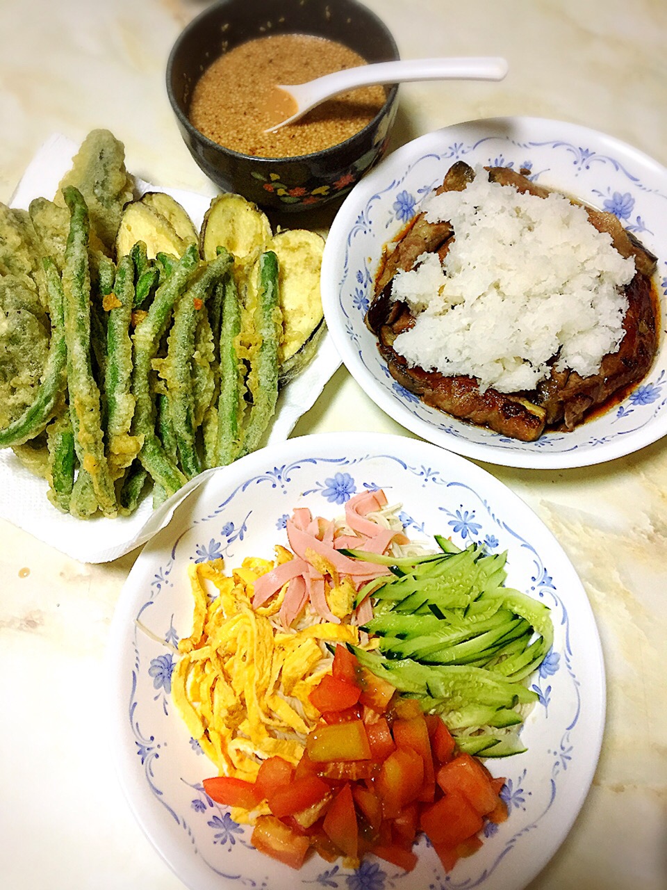 #ミツカンカンタン黒酢  を使ってナスの豚肉巻き巻きおろしさっぱり煮。と、素麺の冷やし中華風。と、天ぷら?