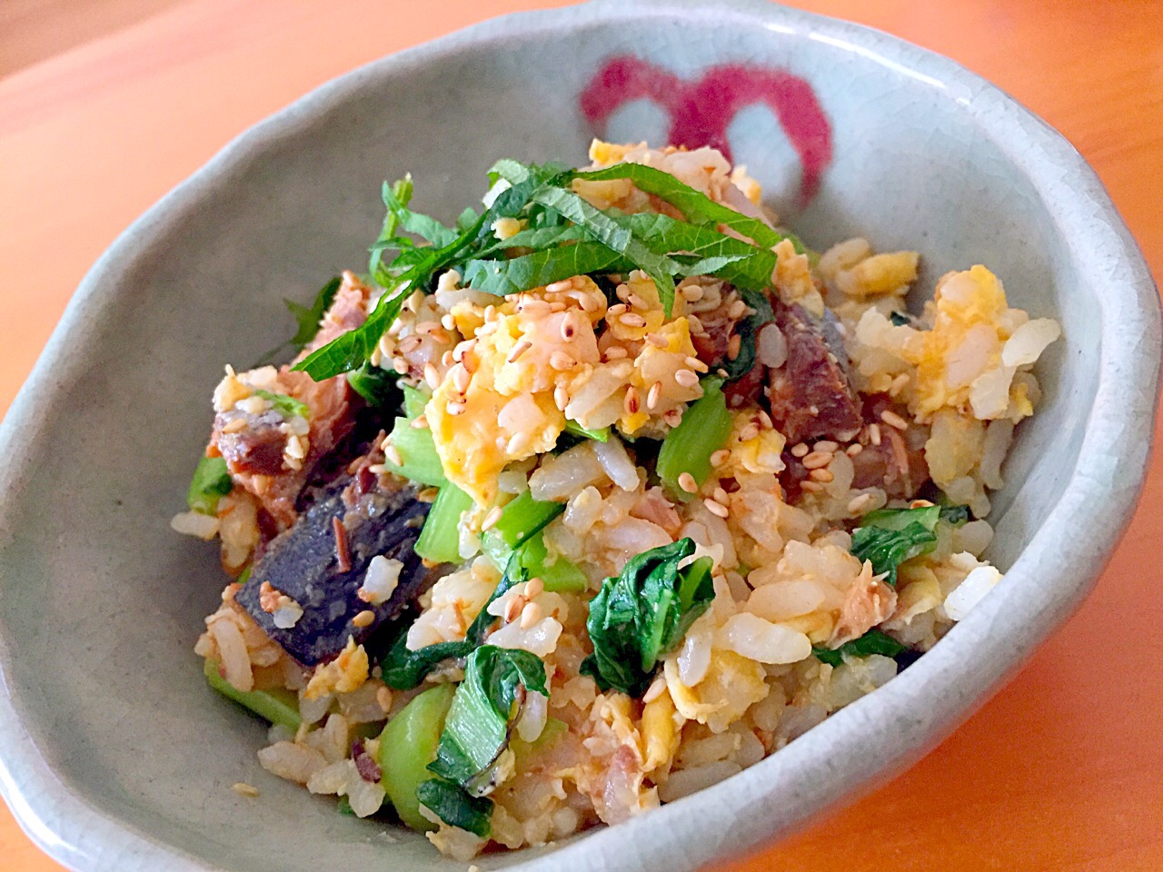 サバの味噌煮缶でたまごチャーハン