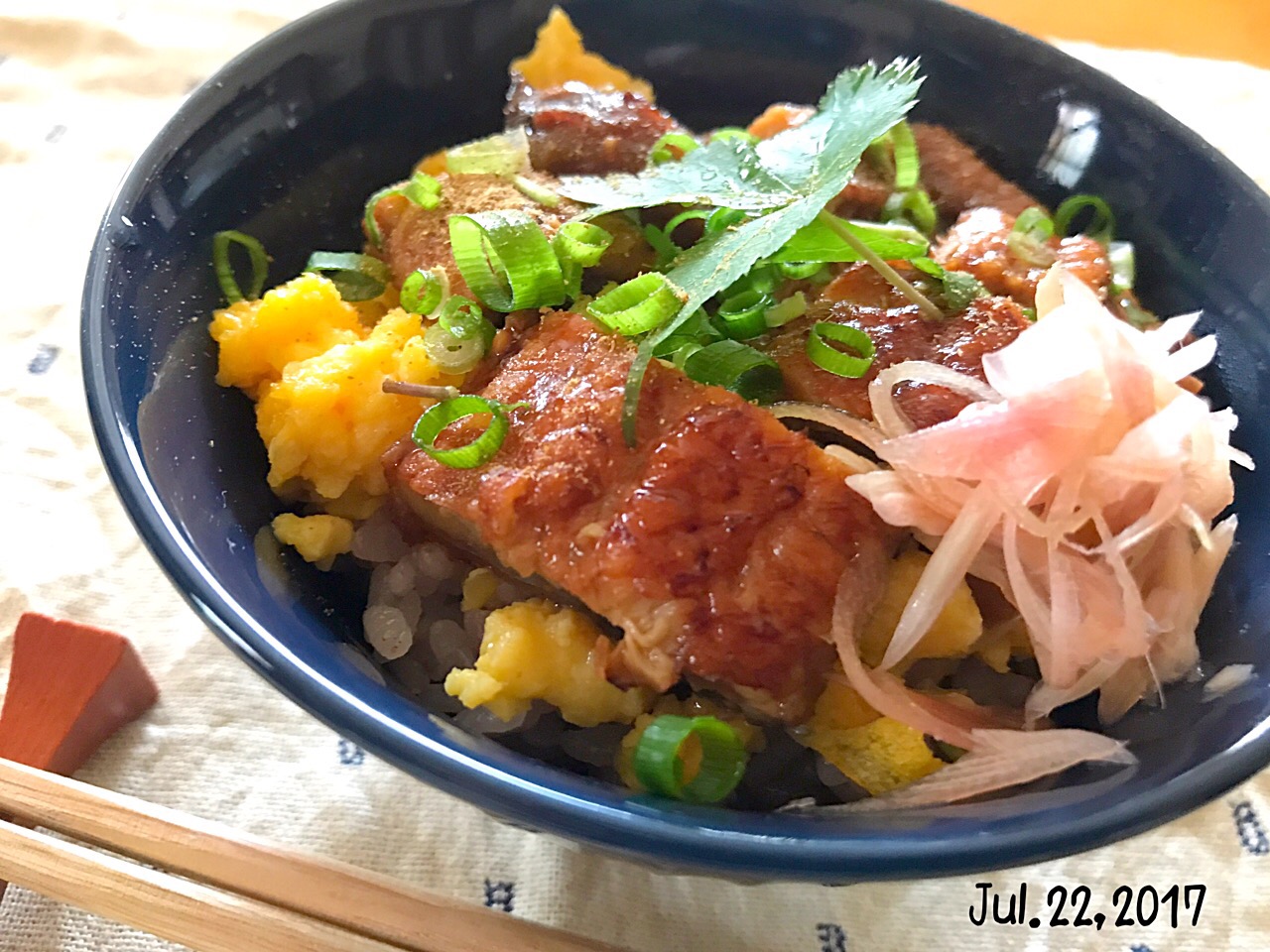 うな玉丼∈(ﾟ◎ﾟ)∋ｳﾅｰ