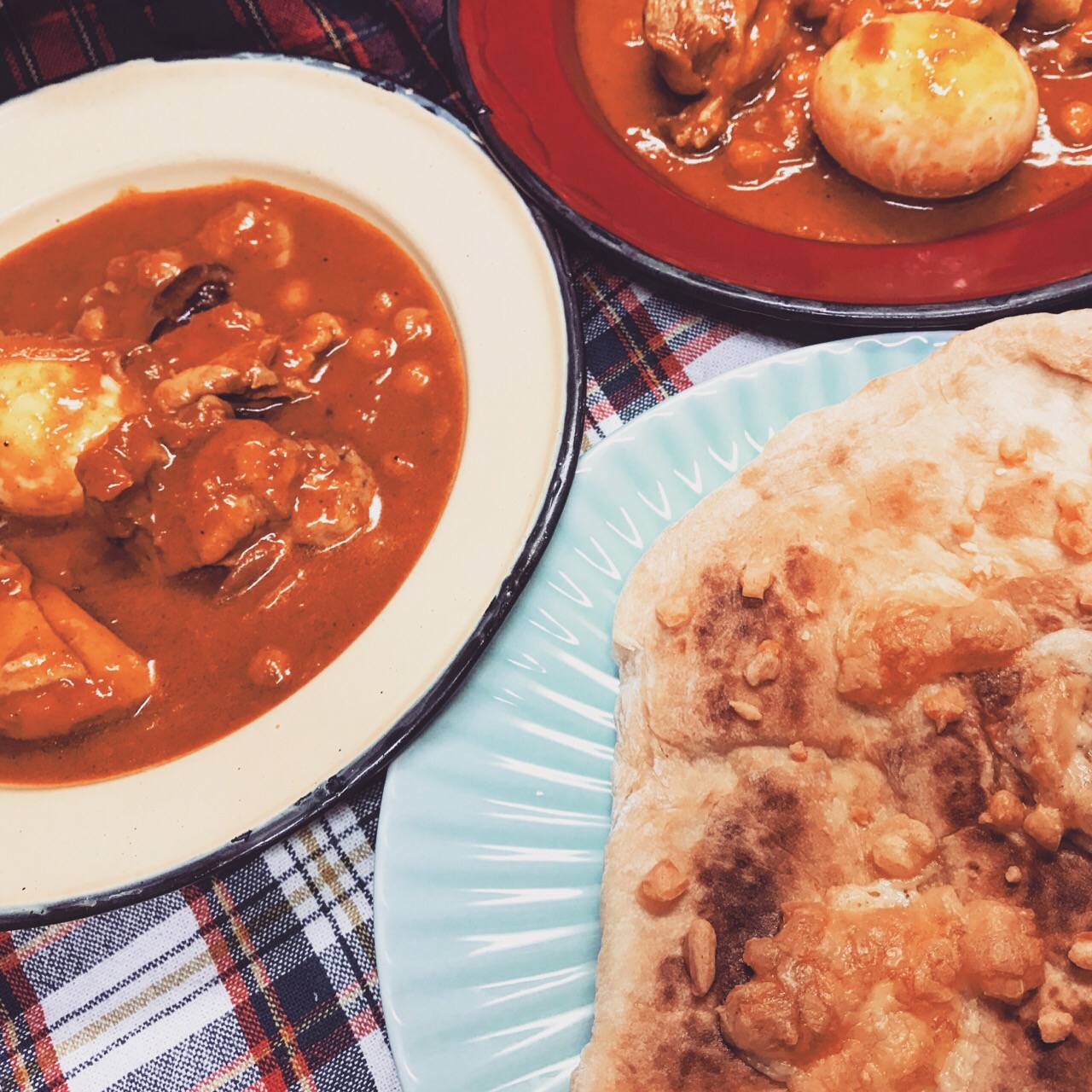 バターチキンカレー??
手作りチーズナン??‍♀️