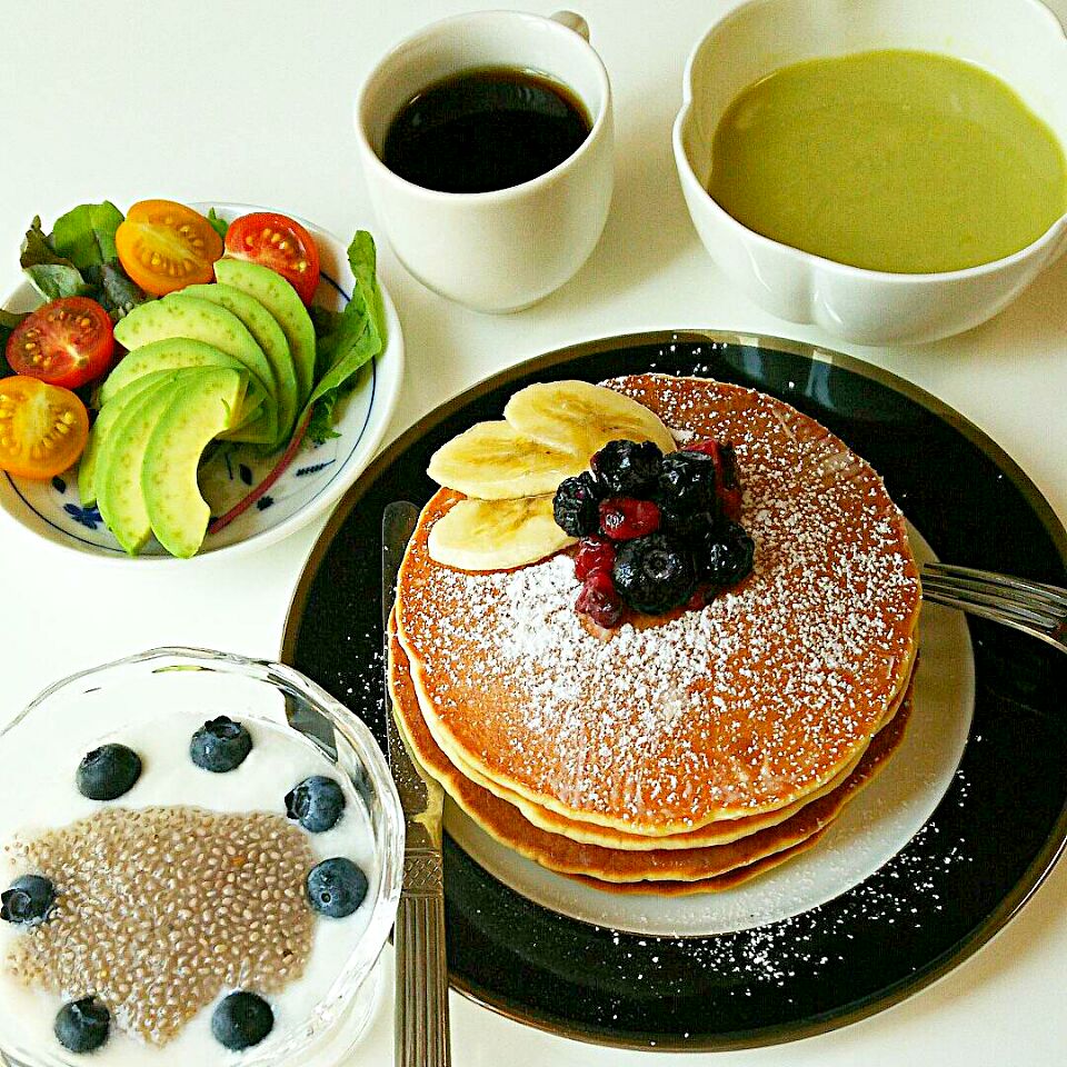 ⭐Breakfast?Pancakes ☕ ある日の朝ごはん?? むしょうにパンケーキ食べたかったんです。#うちごはん #おうちごはん #モーニング#コーヒー   #ホワイトチアシード