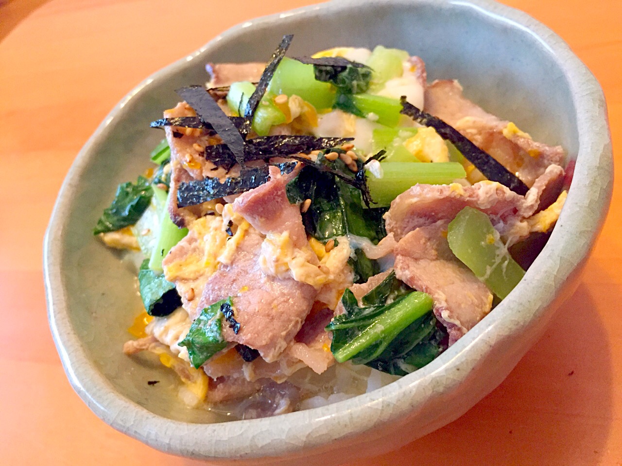 小松菜と豚肉の卵とじ丼