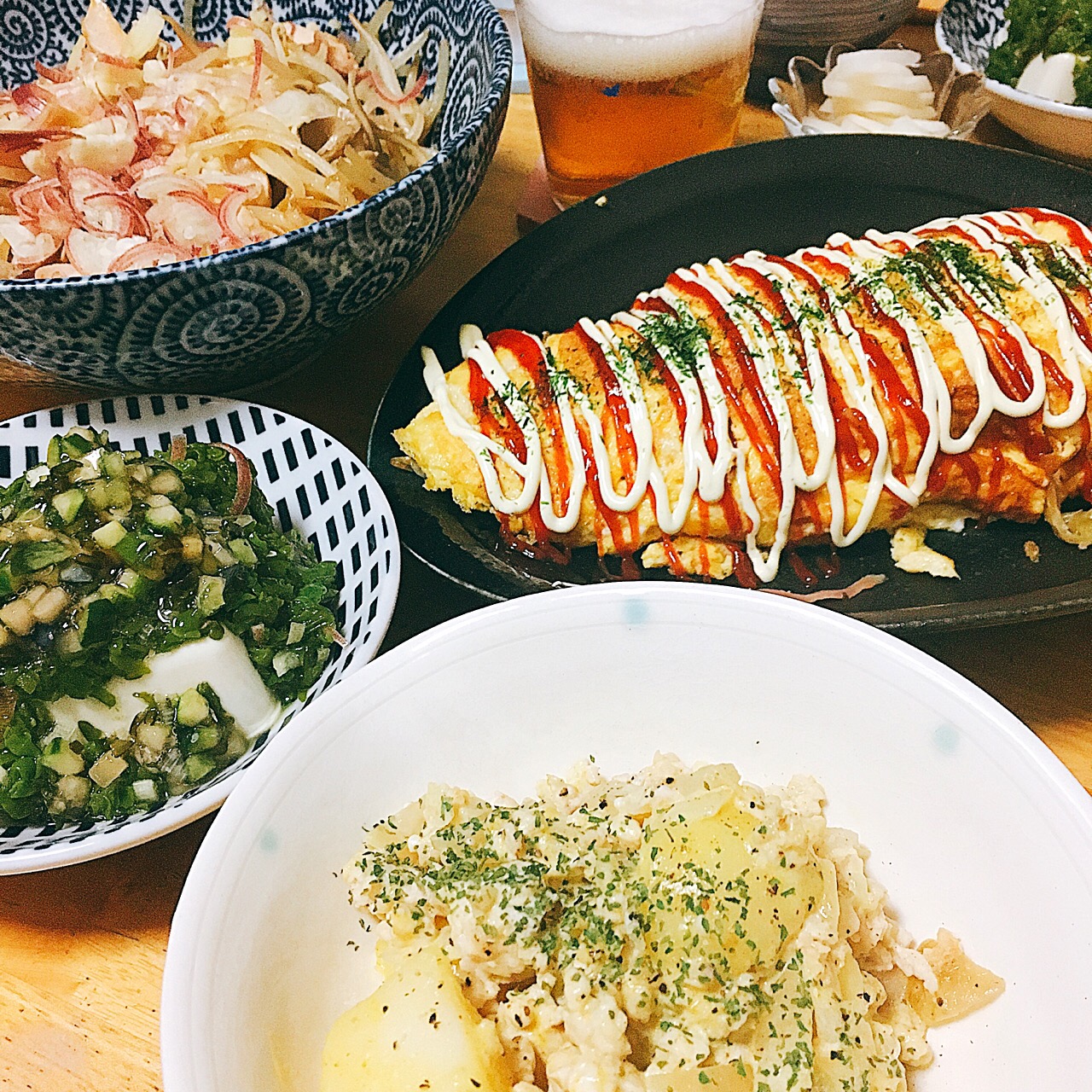 今日の#晩ご飯 #オムそば #塩こうじ鶏 #冷奴 #カレーポテサラ