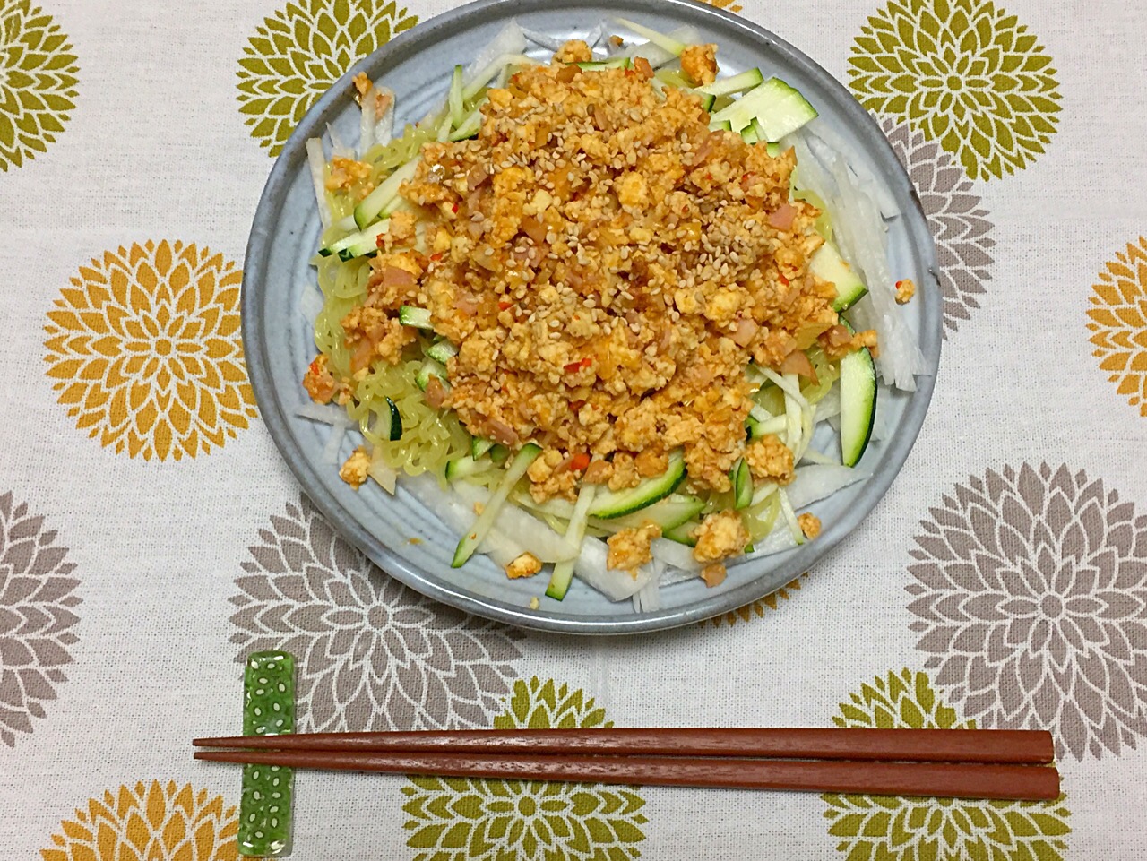 お豆腐で冷たい担々麺みたいなもの(笑)